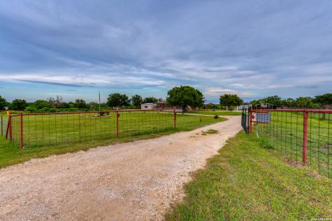 337 Dewey Lane Seguin TX 78155