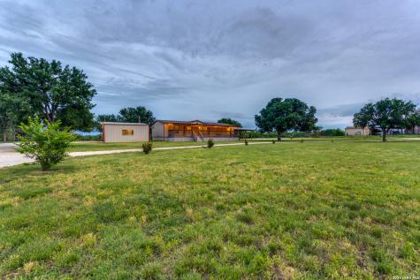 337 Dewey Lane Seguin TX 78155