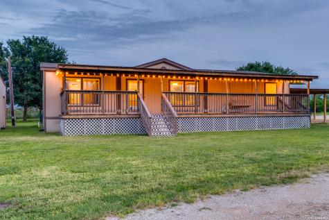 337 Dewey Lane Seguin TX 78155