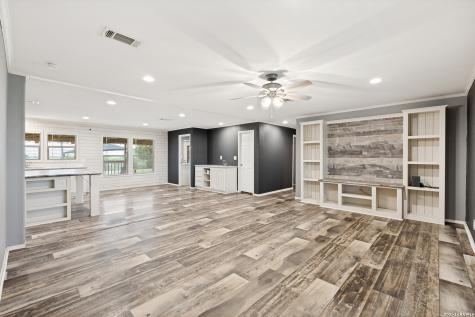 337 Dewey Lane Seguin TX 78155
