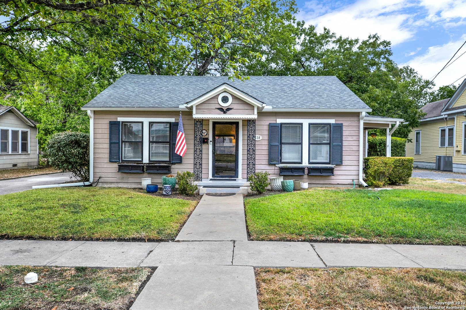 218 E Ireland Street Seguin TX 78155