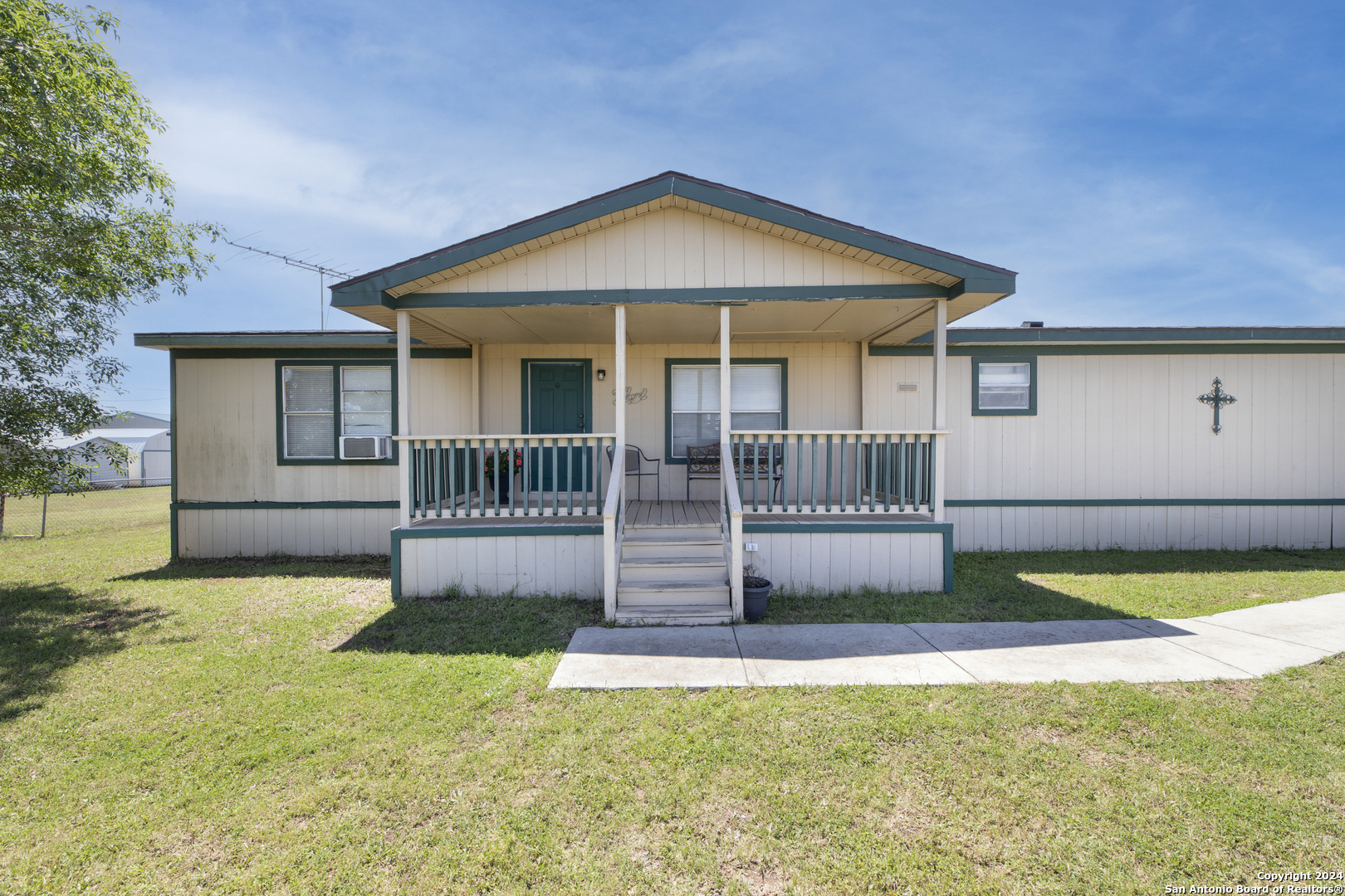 745 Warncke Road La Vernia TX 78121