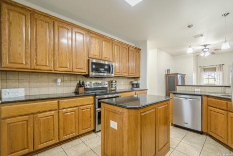 249 Lakeridge Loop Lakehills TX 78063