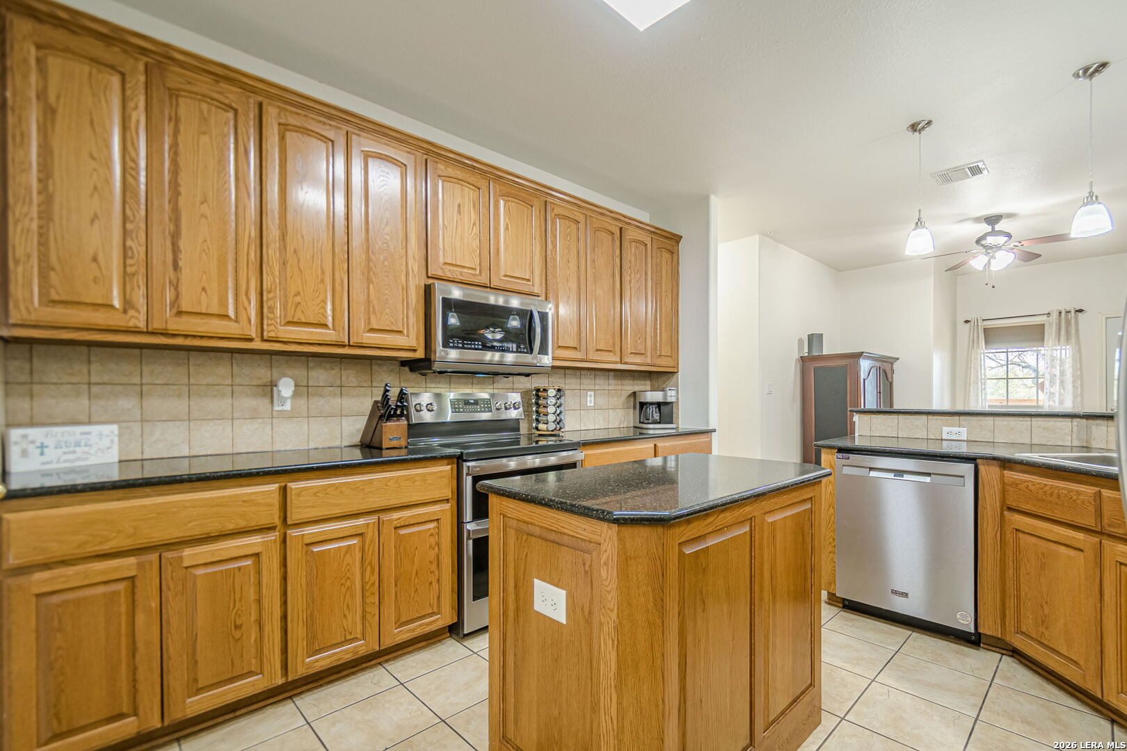 249 Lakeridge Loop Lakehills TX 78063