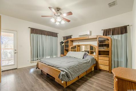 249 Lakeridge Loop Lakehills TX 78063