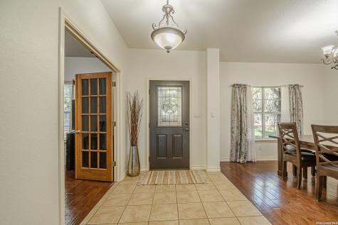 249 Lakeridge Loop Lakehills TX 78063