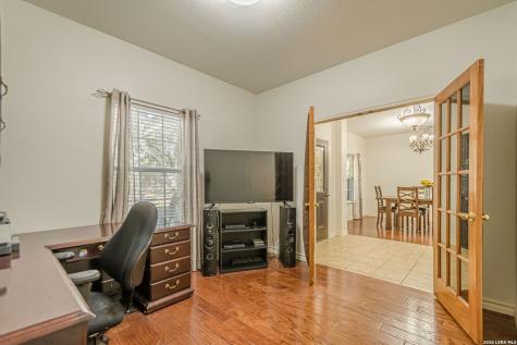 249 Lakeridge Loop Lakehills TX 78063