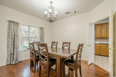 249 Lakeridge Loop Lakehills TX 78063