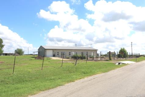1221 N Santa Clara Road Marion TX 78124