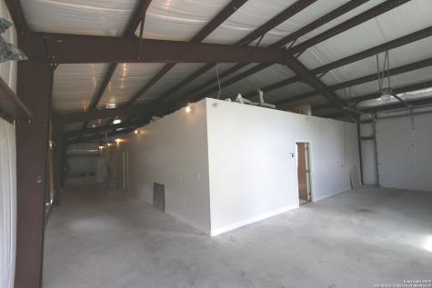 1221 N Santa Clara Road Marion TX 78124