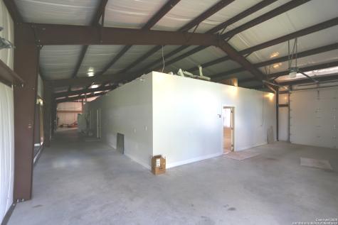 1221 N Santa Clara Road Marion TX 78124