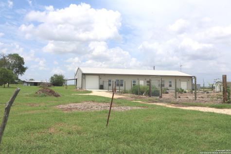 1221 N Santa Clara Road Marion TX 78124