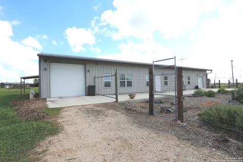1221 N Santa Clara Road Marion TX 78124