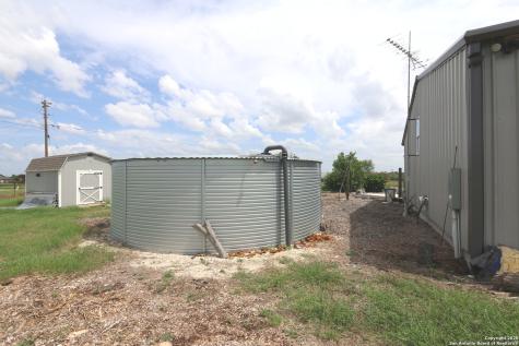 1221 N Santa Clara Road Marion TX 78124