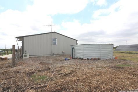 1221 N Santa Clara Road Marion TX 78124