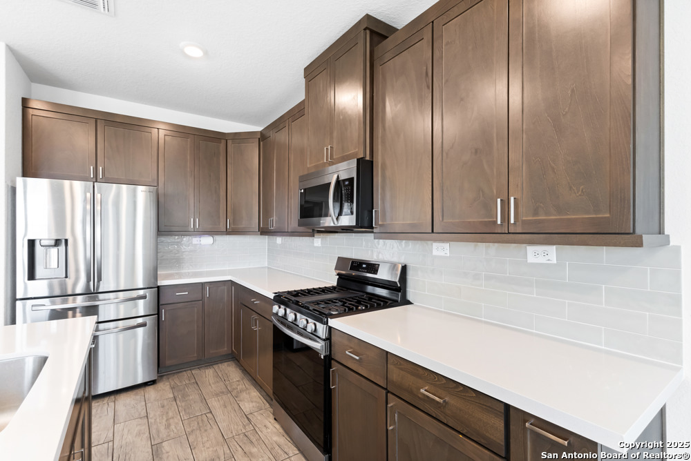 7333 Walkers Loop San Antonio TX 78233