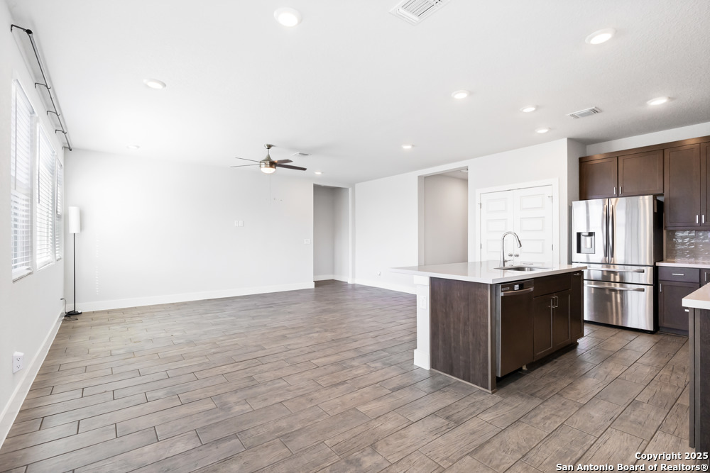 7333 Walkers Loop San Antonio TX 78233
