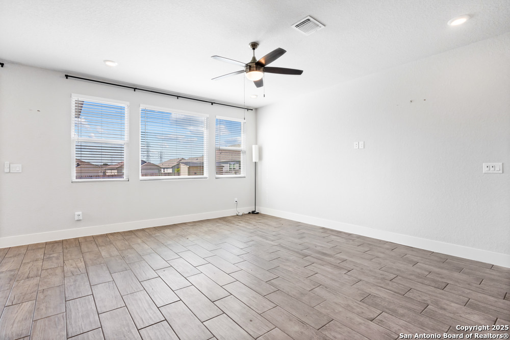 7333 Walkers Loop San Antonio TX 78233