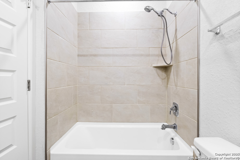 7333 Walkers Loop San Antonio TX 78233
