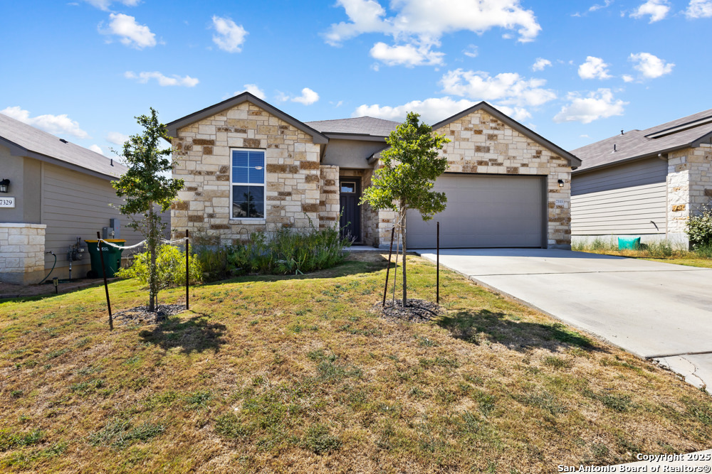 7333 Walkers Loop San Antonio TX 78233