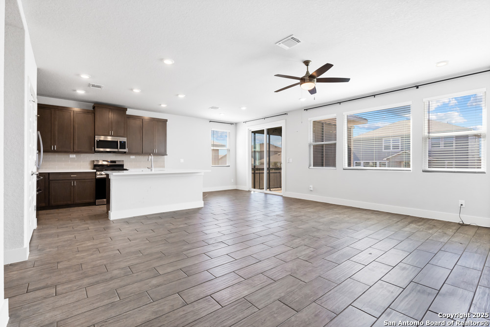 7333 Walkers Loop San Antonio TX 78233