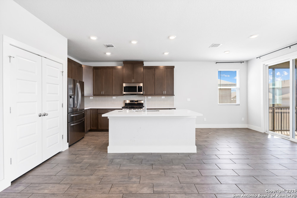 7333 Walkers Loop San Antonio TX 78233