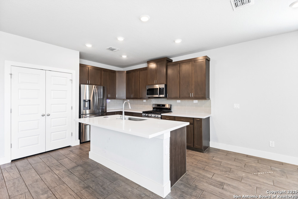 7333 Walkers Loop San Antonio TX 78233