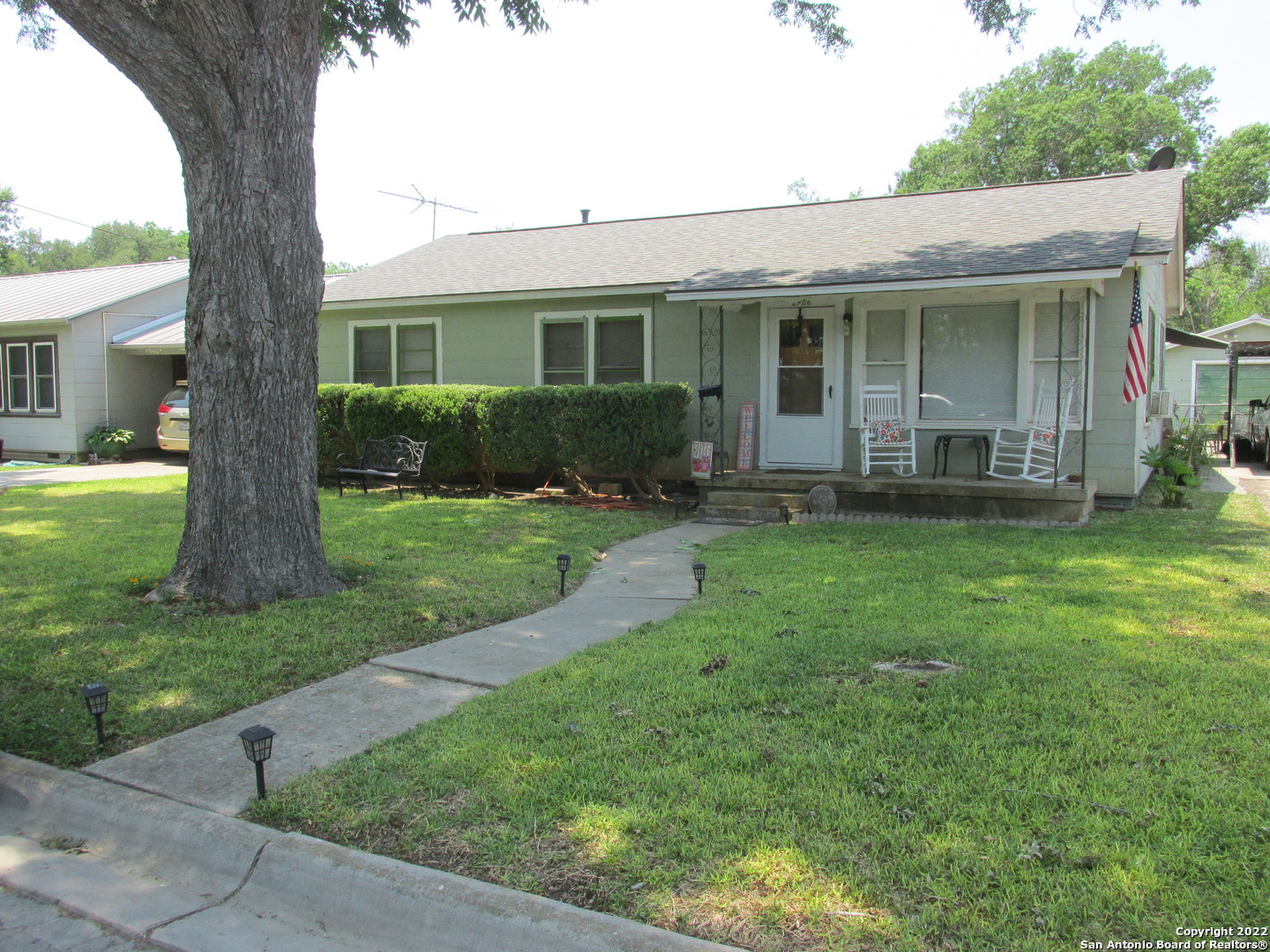 2906 Avenue H Hondo TX 78861