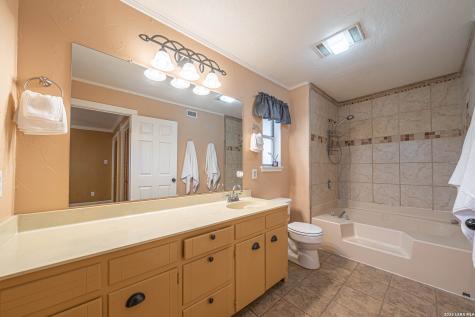 194 NW Hills Drive Kerrville TX 78028