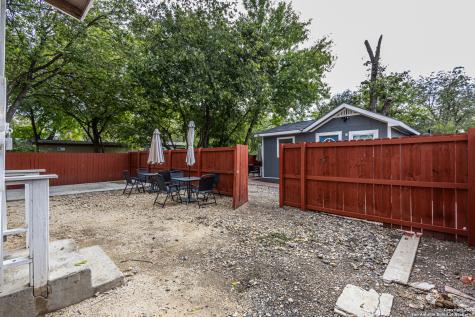 1202 N Center San Antonio TX 78202