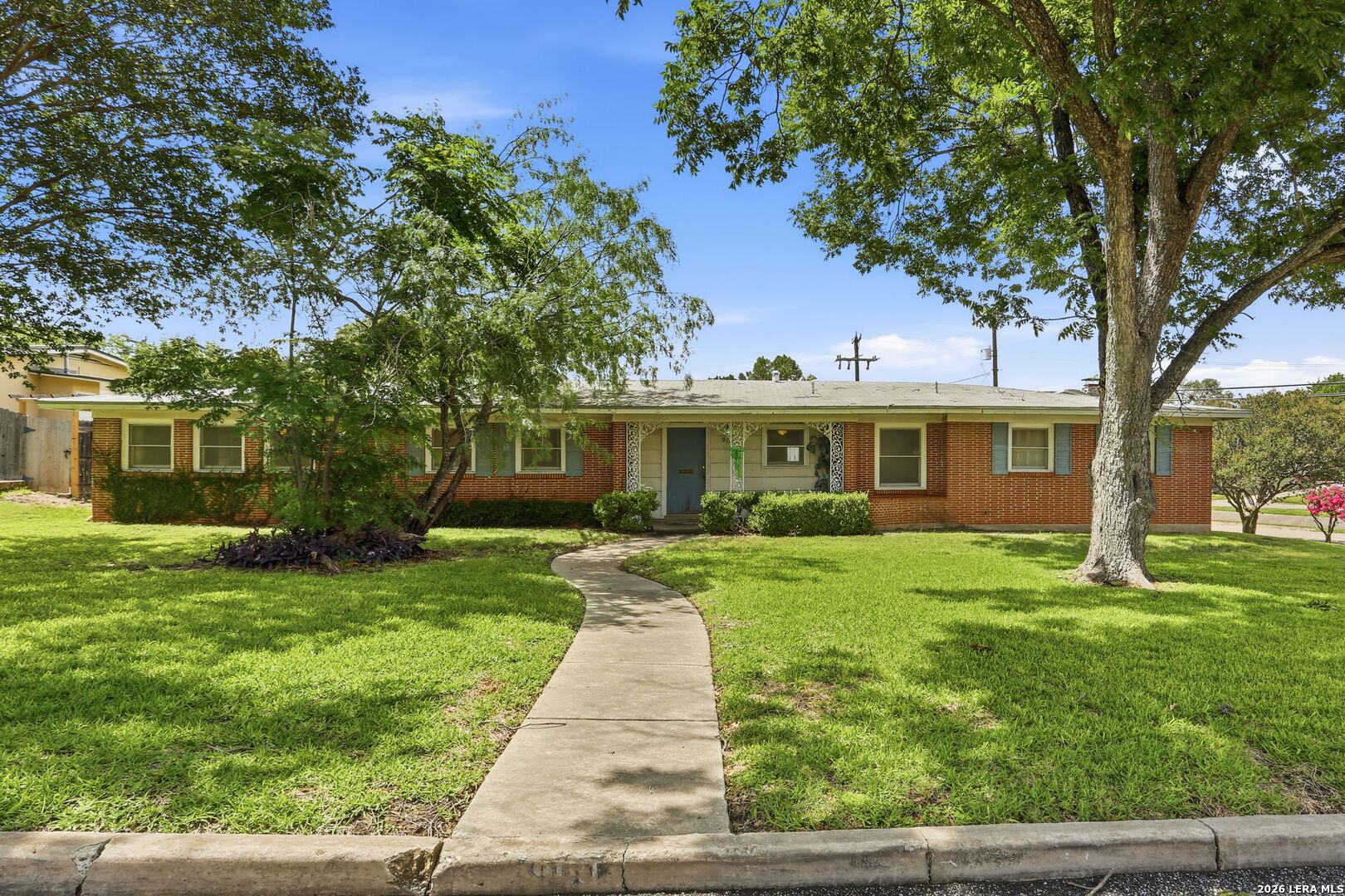 900 Canterbury Hill Street Terrell Hills TX 78209