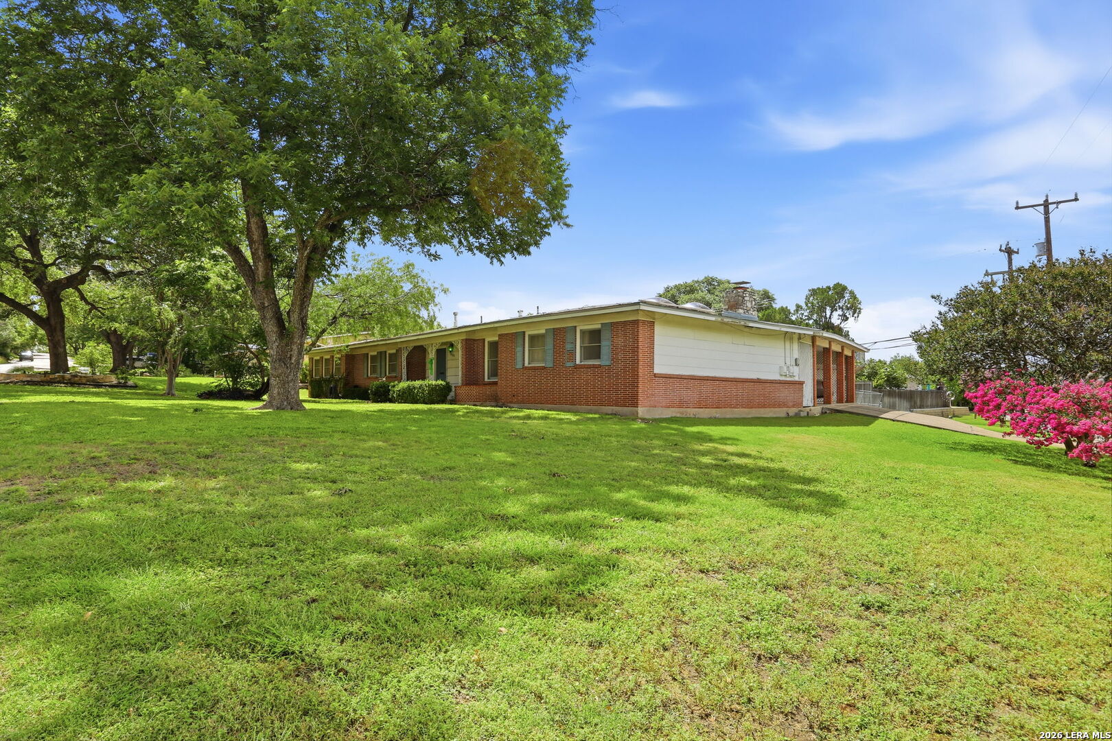 900 Canterbury Hill Street Terrell Hills TX 78209