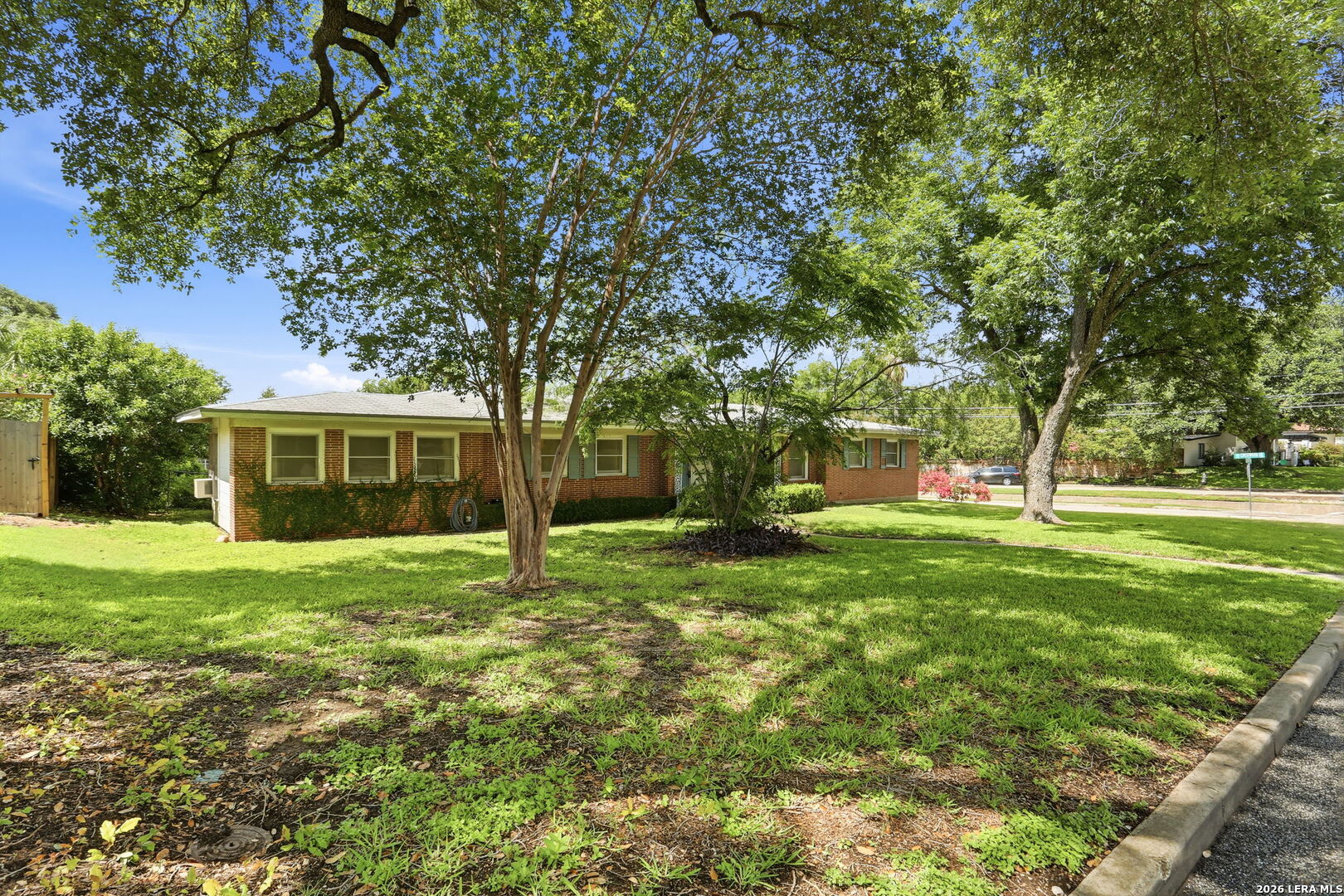 900 Canterbury Hill Street Terrell Hills TX 78209