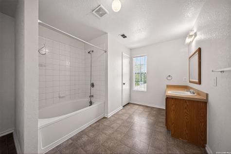 413 Hinge Falls Cibolo TX 78108