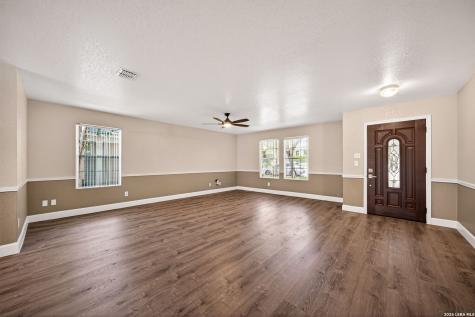 413 Hinge Falls Cibolo TX 78108