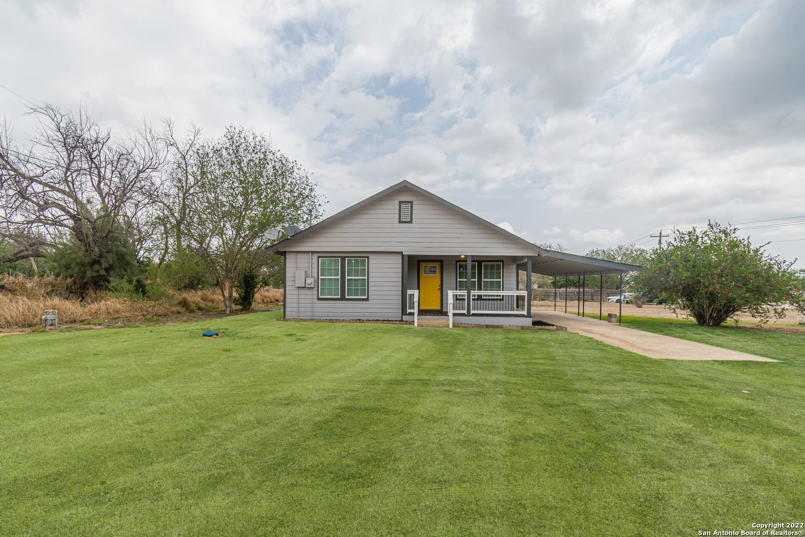 2005 Campbell Avenue Jourdanton TX 78026
