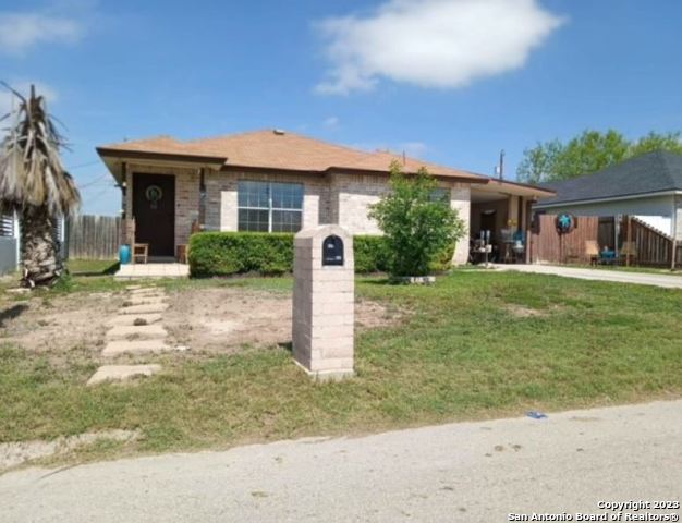 907 Howell Street Del Rio TX 78840
