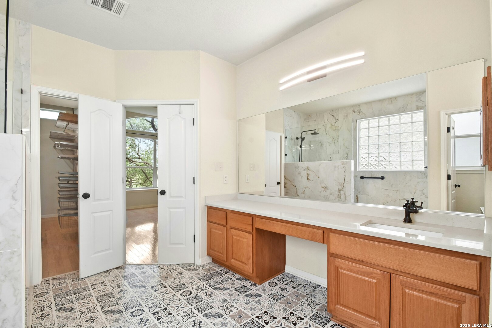 1118 Charlisas Way San Antonio TX 78216