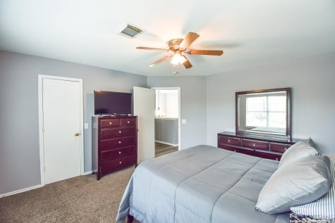 10310 Mission Creek Converse TX 78109