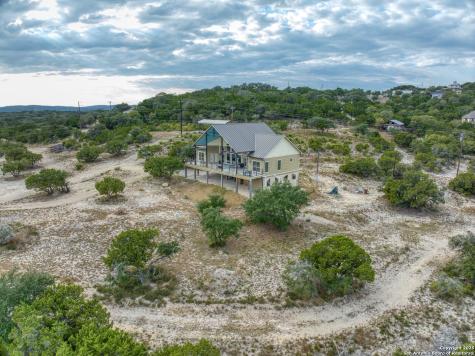 189 Scenic Sunset Lakehills TX 78063
