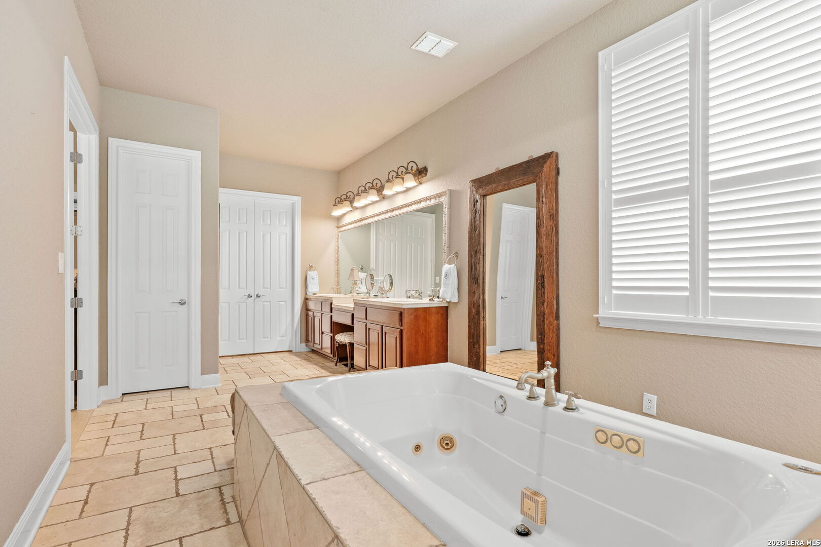 51 Three Lakes San Antonio TX 78248
