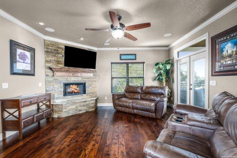 1065 Hillcrest Forest Canyon Lake TX 78133