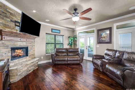 1065 Hillcrest Forest Canyon Lake TX 78133
