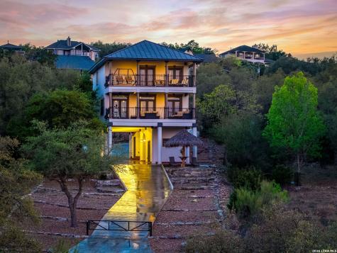 1065 Hillcrest Forest Canyon Lake TX 78133