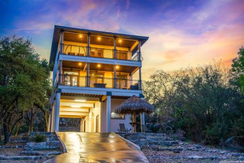 1065 Hillcrest Forest Canyon Lake TX 78133