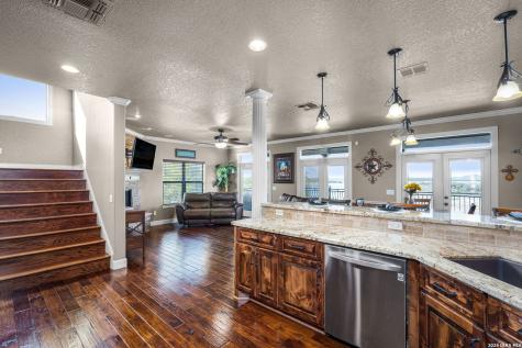 1065 Hillcrest Forest Canyon Lake TX 78133