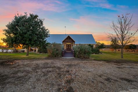 286 Private Road 3521 Hondo TX 78861
