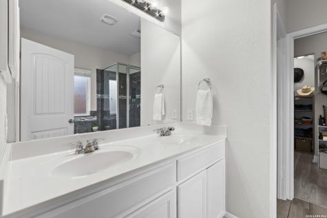 22411 Akin Heights San Antonio TX 78261