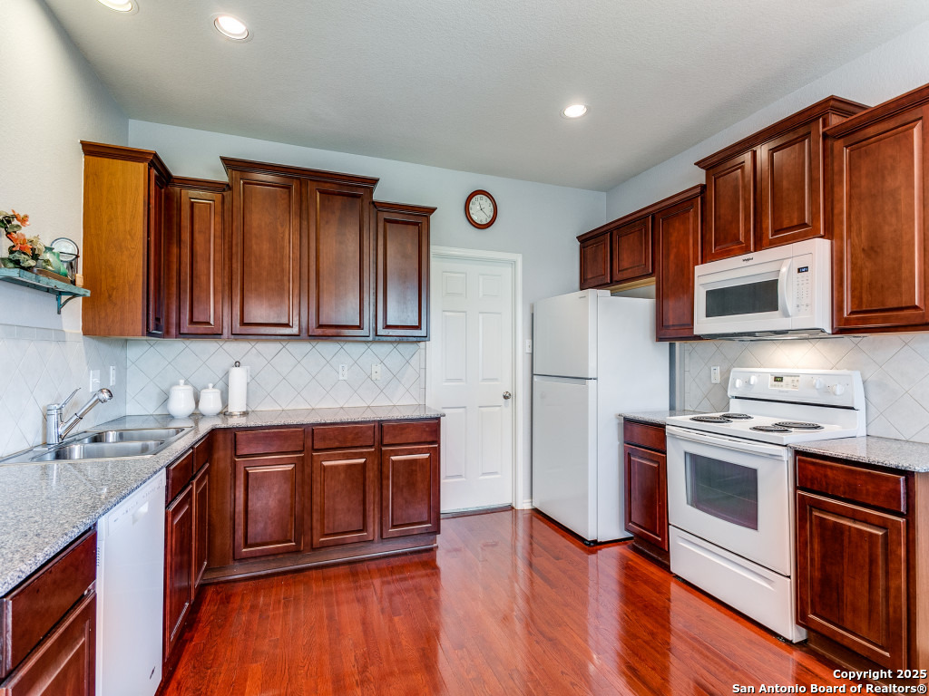 1422 Pinnacle Falls San Antonio TX 78260
