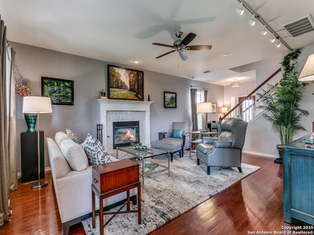 1422 Pinnacle Falls San Antonio TX 78260